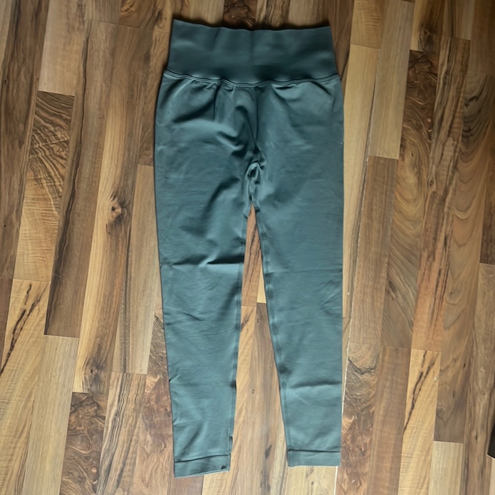 Selling because I ordered the wrong size